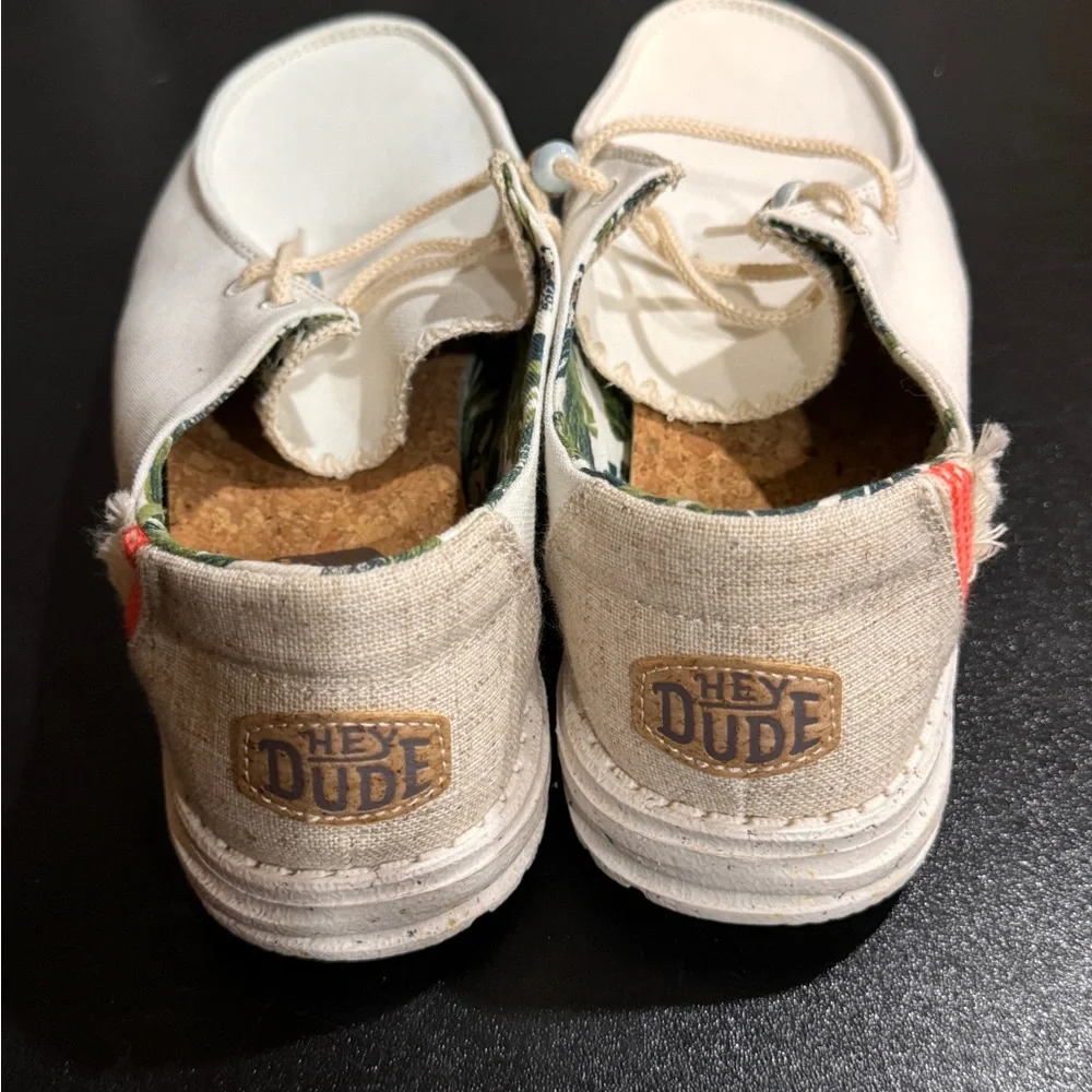 Hey Dude Wendy natural salt white Women's loafers sneakers size 10